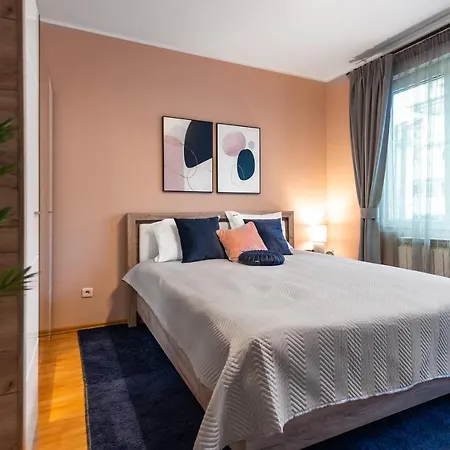 Cosy Apt Close To Macedonia Square * Sofia