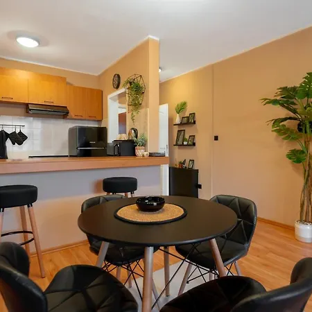 Cosy Apt Close To Macedonia Square *