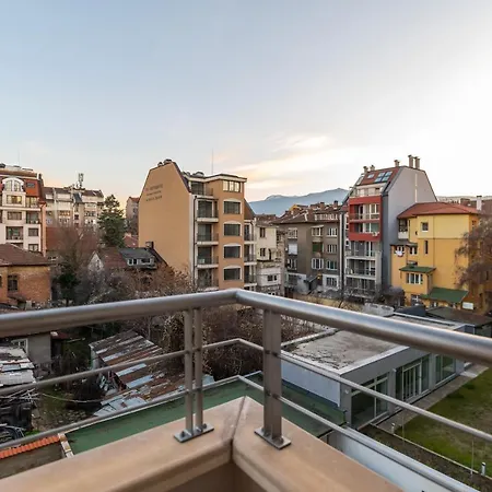 Cosy Apt Close To Macedonia Square Apartment