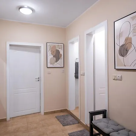 شقة Cosy Apt Close To Macedonia Square
