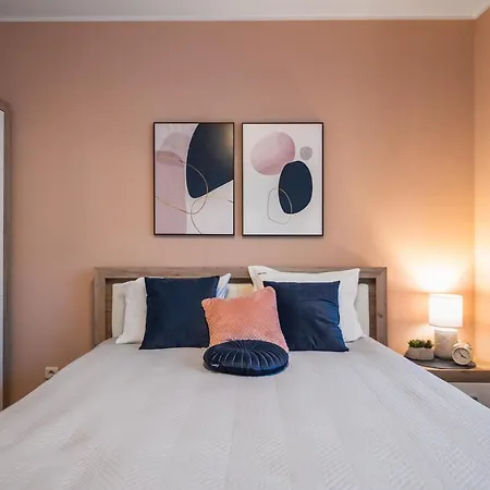 Lejlighed Cosy Apt Close To Macedonia Square Sofia
